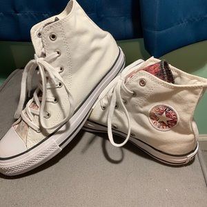 Converse: Women’s Size 6 White High Top